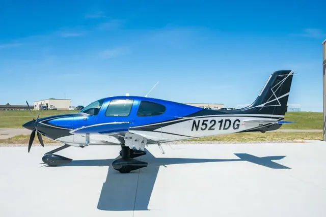 2022 Cirrus SR22T G6 (N521DG)