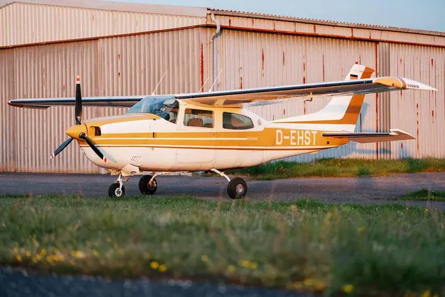 1975 Cessna 210 Centurion L GI275