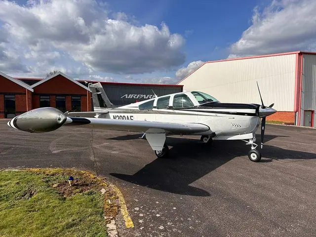 1991 Beechcraft Beech 33 Bonanza F33A