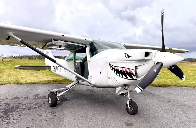 1979 Cessna 182 SMA Diesel G5 skydive