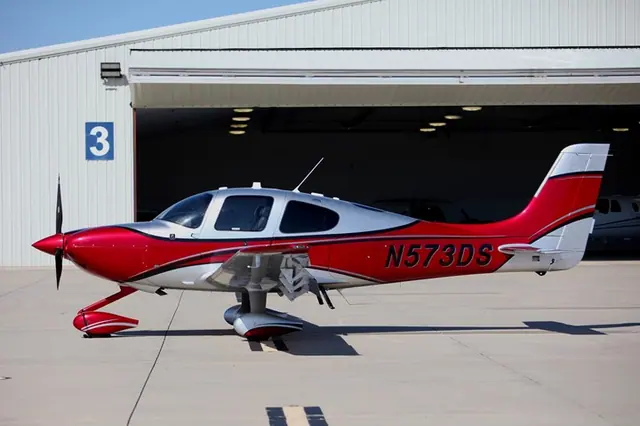 2015 Cirrus SR22-G5 Turbo (N573DS)