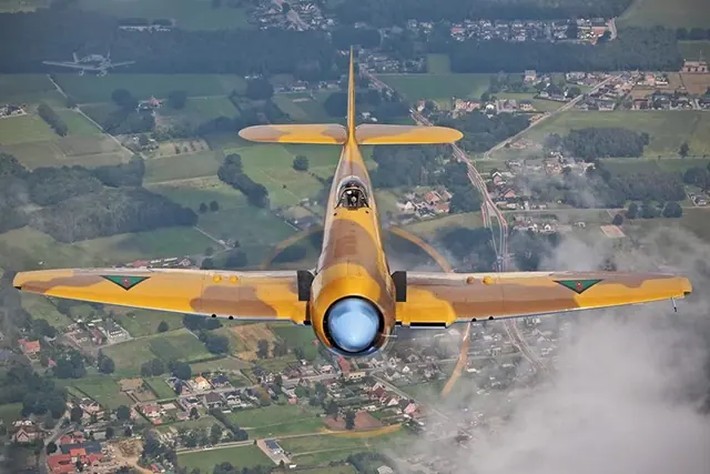 1947 Hawker SEA Fury MK X (OO-ISS)
