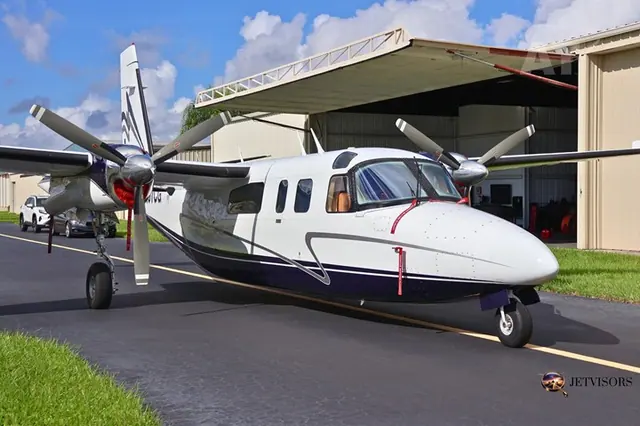 1979 Commander 690B-II