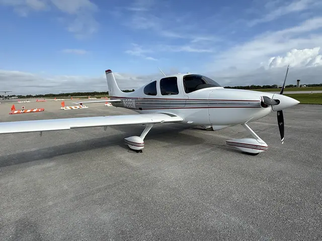 2004 Cirrus SR22-G2