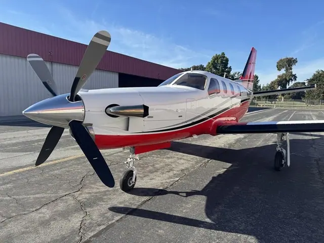 2000 Daher TBM 700B (N850VV)