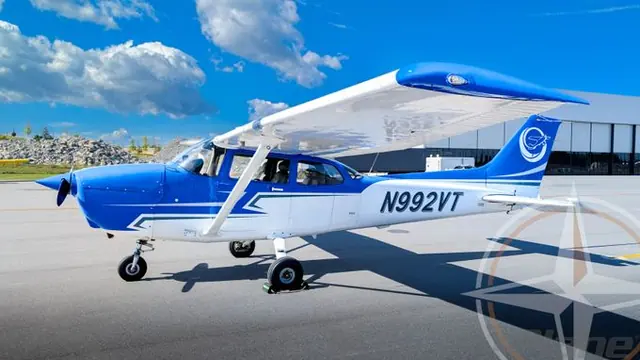 1998 Cessna 172S Skyhawk SP