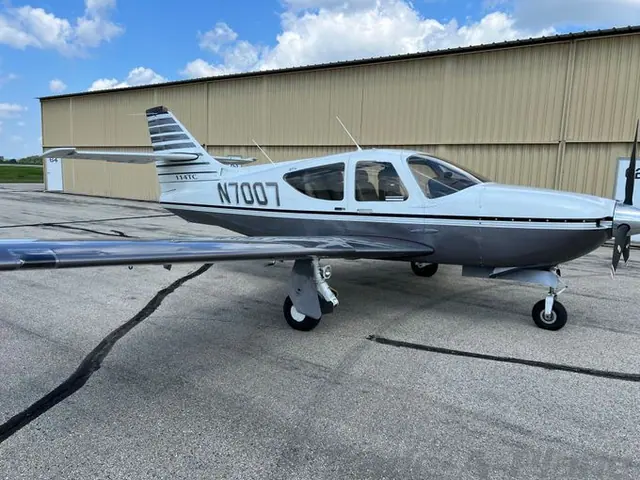 1995 Commander 114TC
