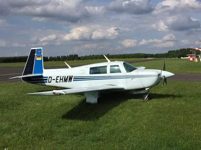1983 Mooney M20J 201