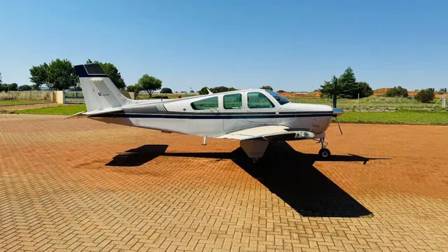 1989 Beechcraft Beech Bonanza F33A Bonanza F33A