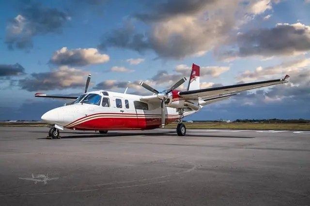 1979 Commander 690B