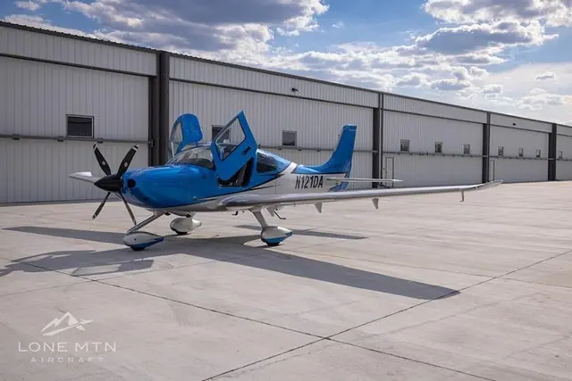 2021 Cirrus SR22-G6 Turbo (N121DA)