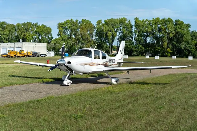 2005 Cirrus SR22 G2