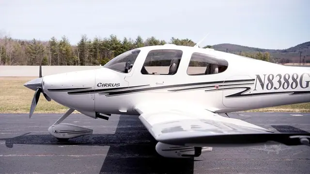 2003 Cirrus SR22 (N8388G)