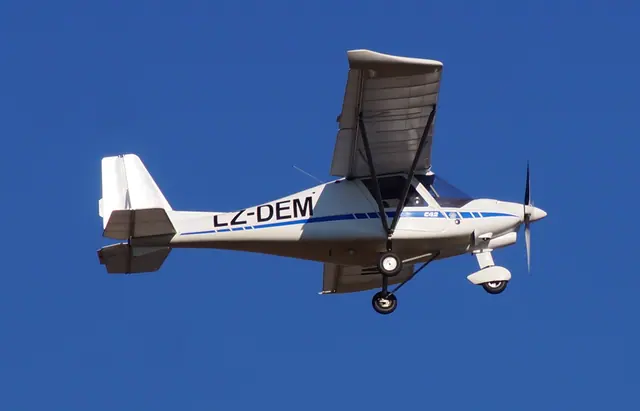 Ikarus C42B
