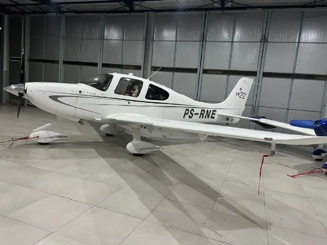 Cirrus SR22 SR 22 2011