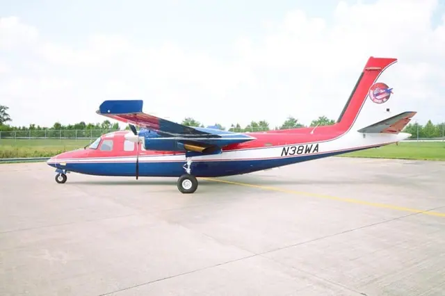 1974 Commander 690A