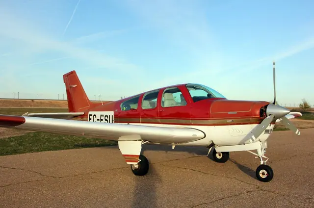 1989 Beechcraft 33 Bonanza F33A G5 in Spain