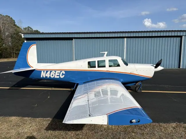 1975 Mooney M20F