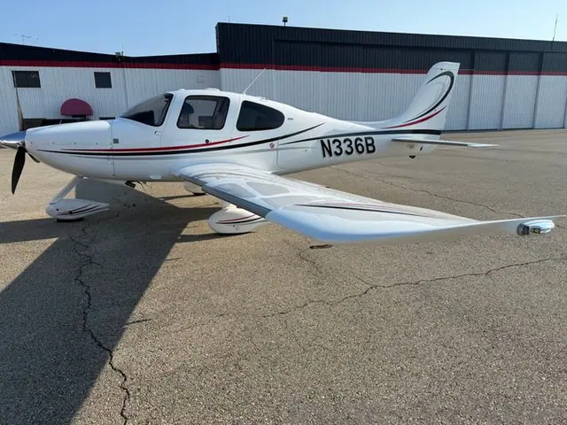 2006 Cirrus SR22 GTS
