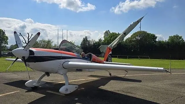 1994 Extra 300 S