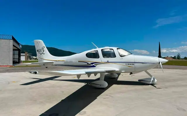 Cirrus SR22 - Year 2005 - 2,100 Total Hours