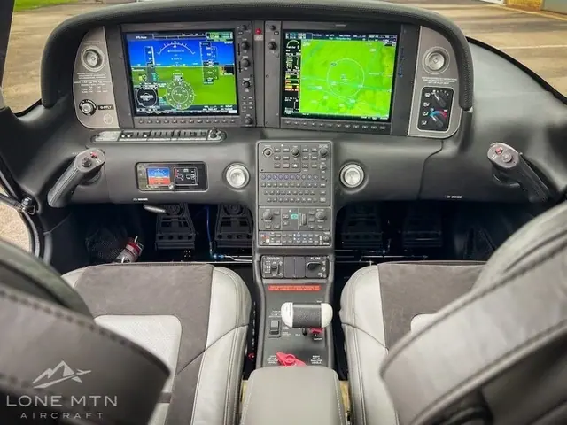 2022 Cirrus SR22 G6 GTS, England, United Kingdom