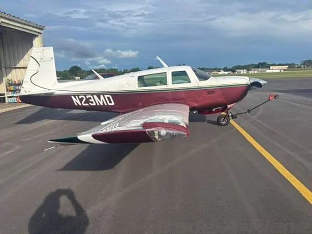 1981 Mooney M20J 201