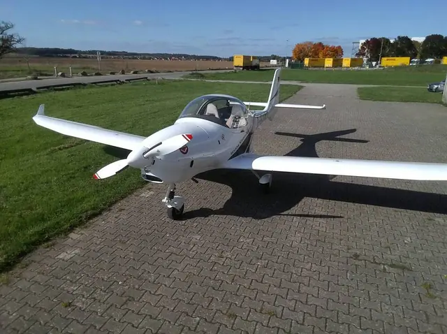 2011 Aquila A-210