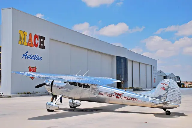 1950 Cessna 195 Turbo