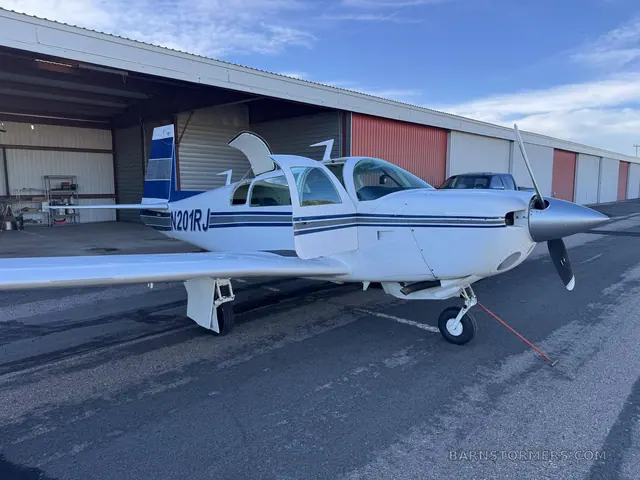 1977 Mooney M20J 201