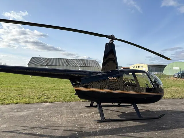 2017 Robinson R44