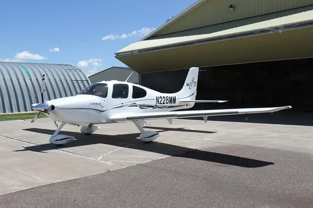 2005 Cirrus SR22-G2 (N228MM)