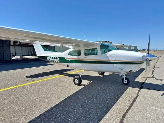 1967 Cessna turbo 210l