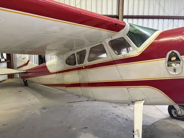 1951 Cessna 195