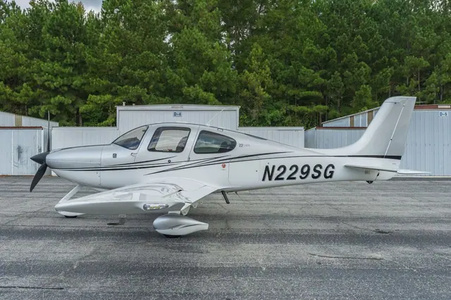 2006 Cirrus SR22-G2 (N229SG)