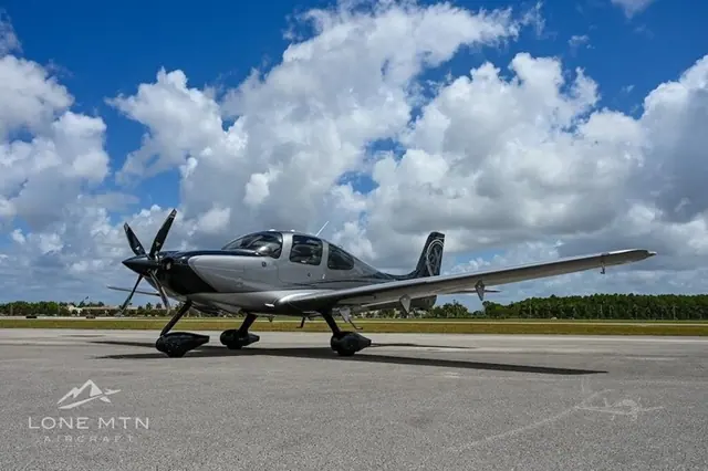 2010 Cirrus SR22-G3