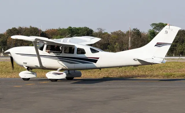 Cessna 206H – Year 1999 – 1,460 H.T.