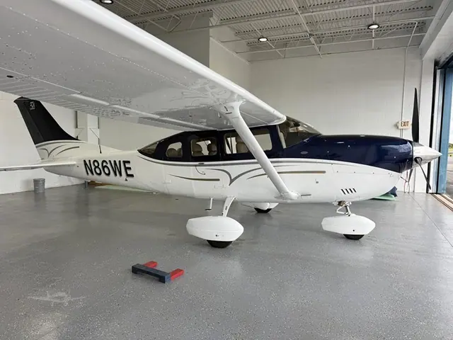 2005 Cessna 206H Stationair