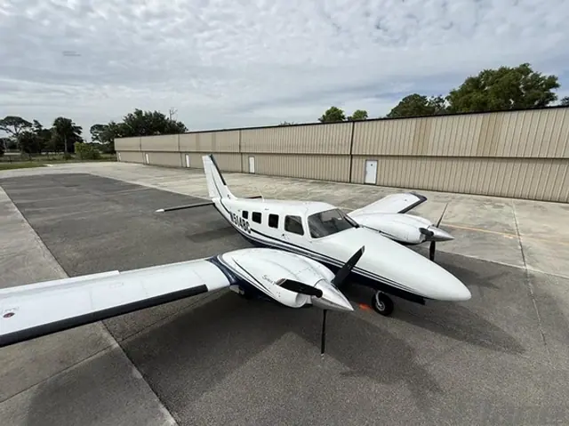 2004 Piper Seneca V