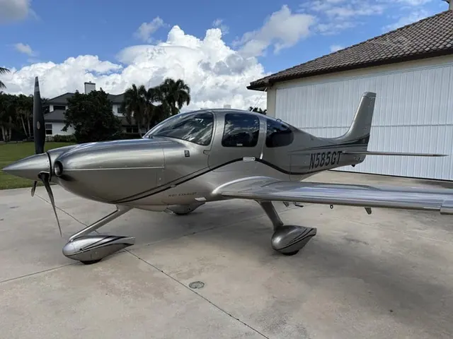 2017 Cirrus SR22-G6