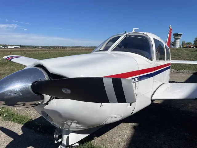1977 Piper PA-28R-201 Arrow III 1/2 share