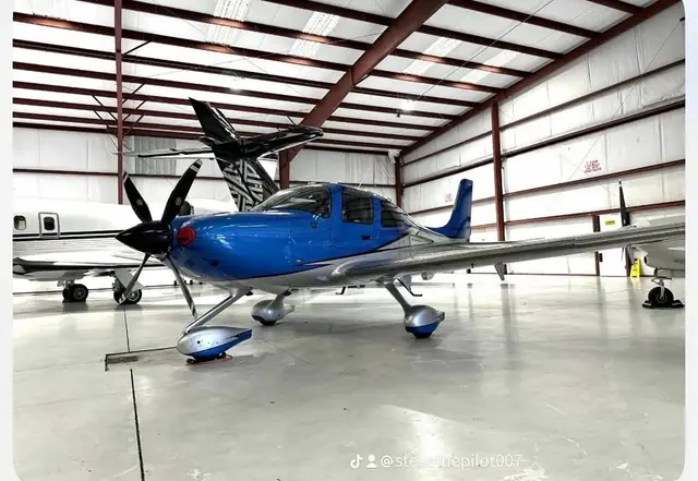 2023 Cirrus SR-22