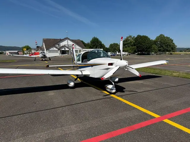 1992 American General AG-5B Tiger
