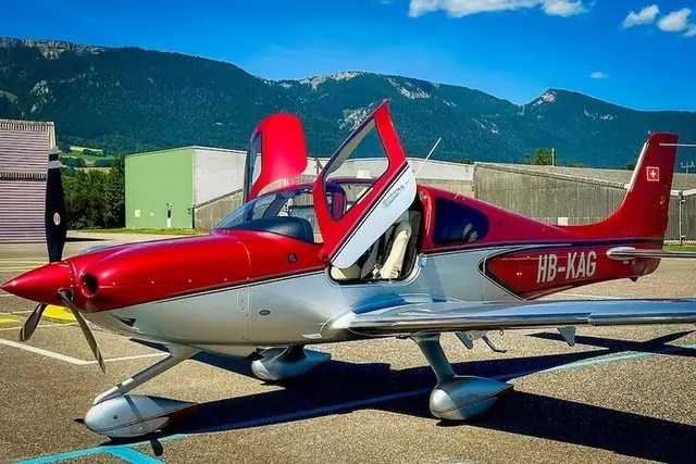 2022 Cirrus SR22T G6 GTS, Switzerland