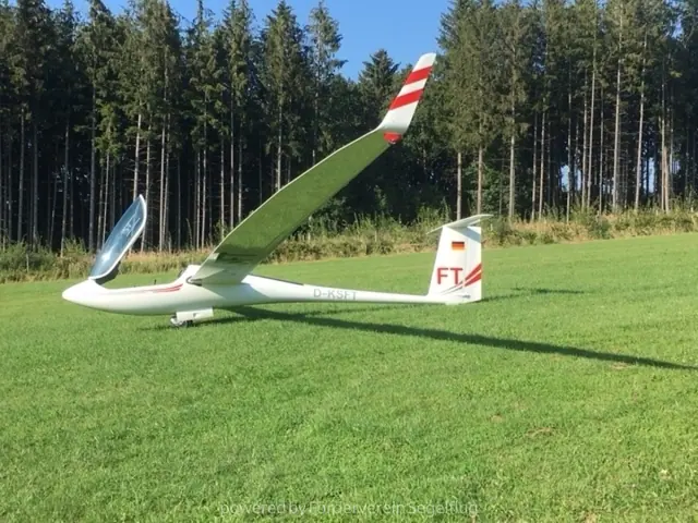 2012 Alexander Schleicher ASH 31Mi mit 18m und 21m