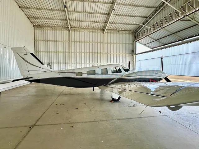 Piper PA-34-220T Seneca V 2003