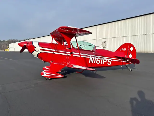 1996 Pitts (Aviat) S-2B