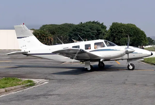 Piper PA-34-220T Seneca IV 1994