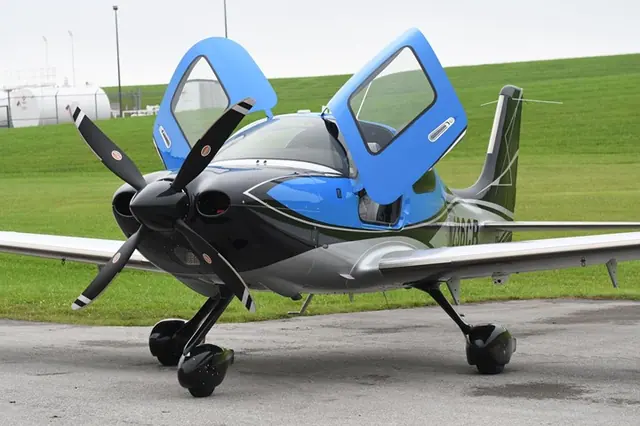 2021 Cirrus SR22-G6 Turbo (N236CB)