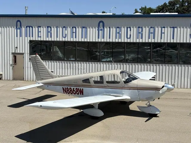 1964 Piper Cherokee 235